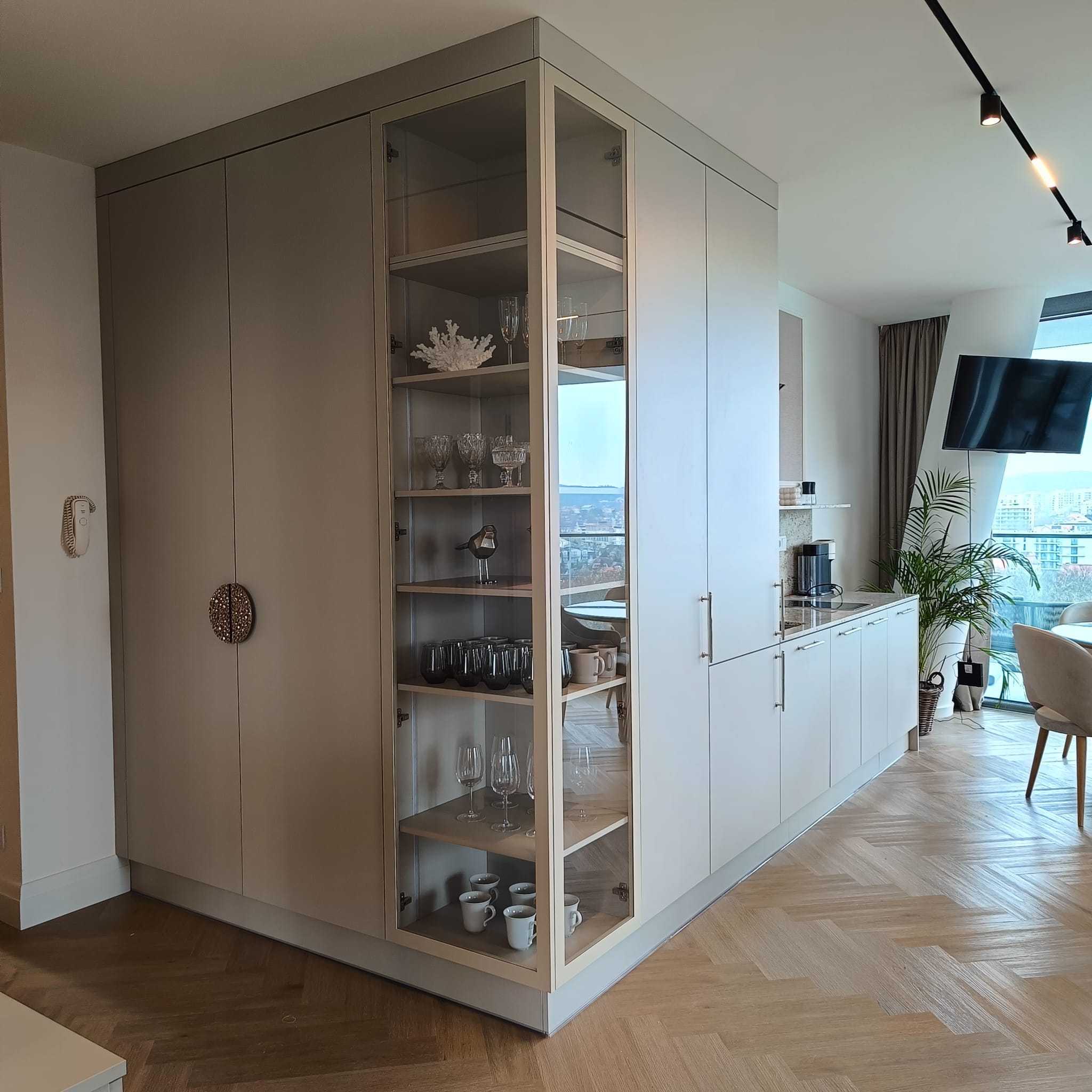 Nowoczesna kuchnia w minimalistycznym stylu — realizacja MDR Meble